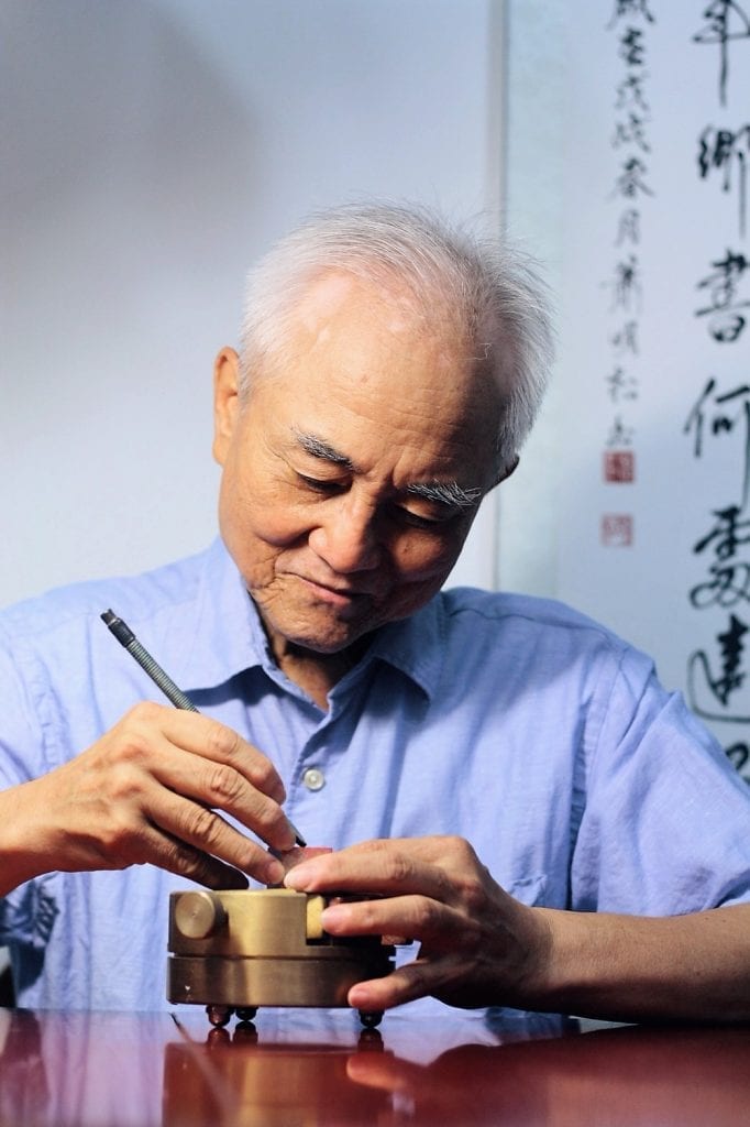 ▲▼蕭明松在篆刻世界體悟人生怡然自得。(圖/蕭明松提供)
